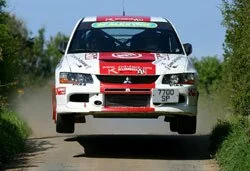 Petch & Wilkinson take to the air at the Manx